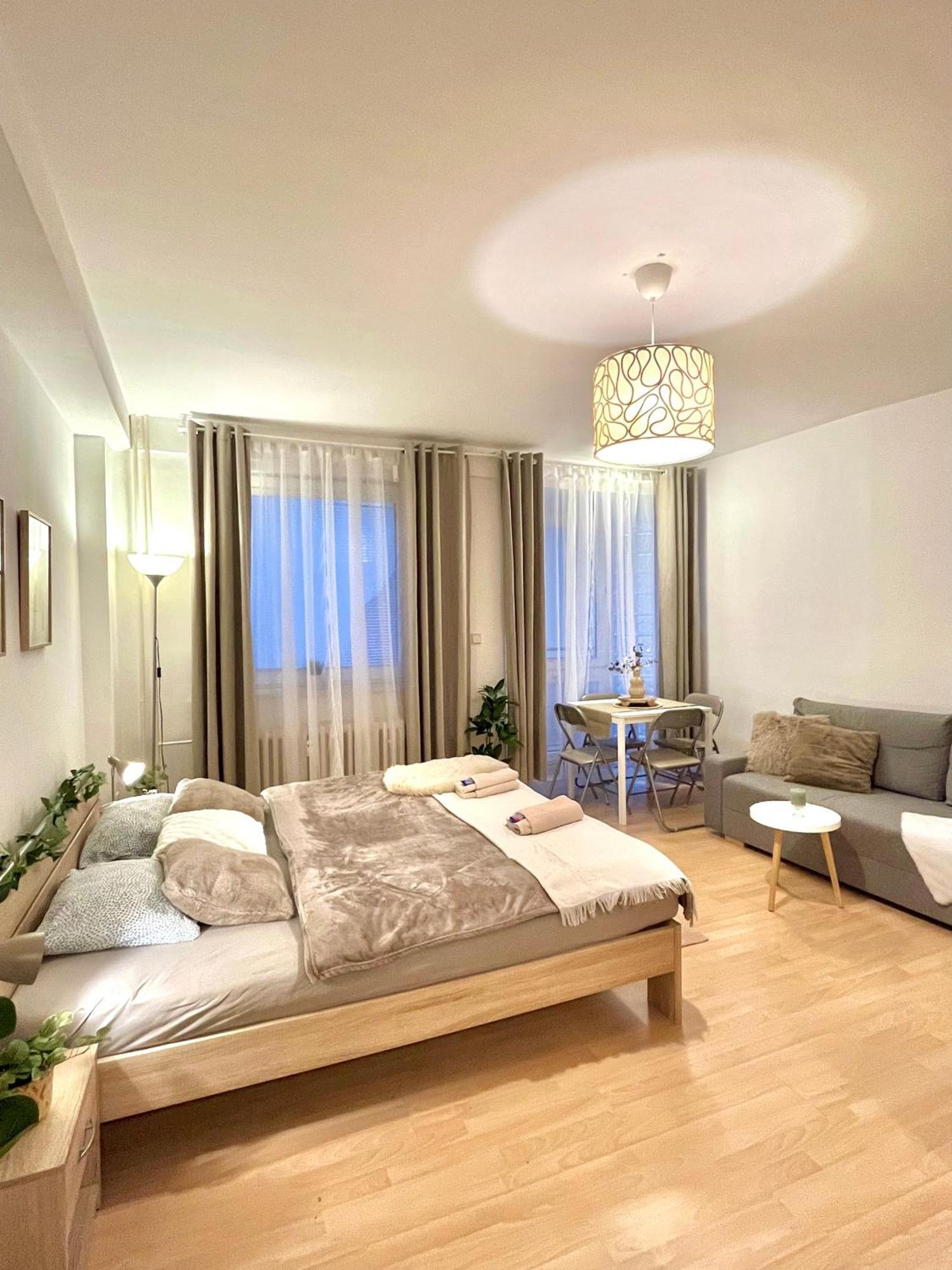 Apartment Simona - Old Town Bratislava Extérieur photo